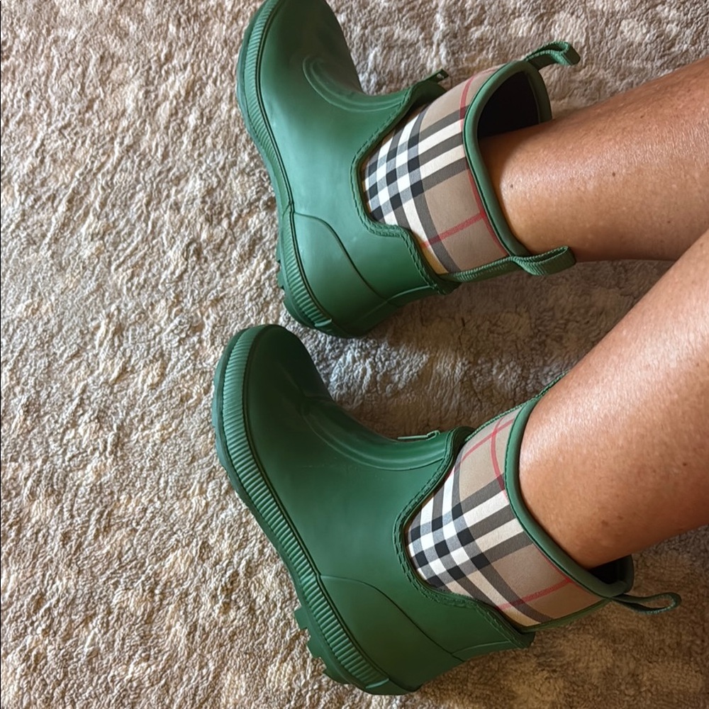 Burberry Green Chelsea Plaid-Trim Rain Ankle Boots